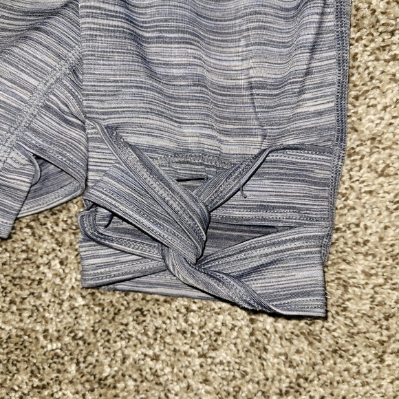 Old Navy Striped 7/8 leggings - Picture 2 of 3